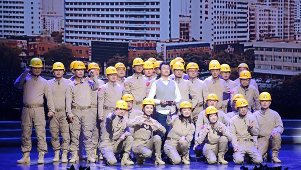 近日，必赢242net官网召开成立70周年庆祝大会，共祝伟大祖国繁荣昌盛、共祝必赢242net官网基业长青，其中，甘肃省交科建设有限公司参演舞台剧《快乐的建设者》为70周年盛典留下交科印迹、增添靓丽色彩，受到一致好评，省级多