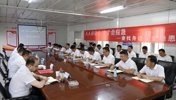 “制定详细质量控制手册，明确各环节质量标准和检验方法。”“继续将标准化管理与考核挂钩，构建‘责任全覆盖，管理无盲区'的管控体系。”“应用智慧工地管理系统可视化设备和数据监测,将‘传统管理